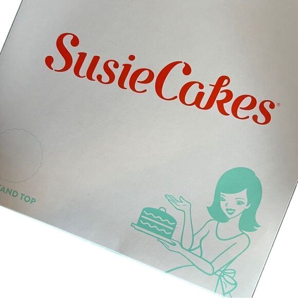 SusieCakes x FabFitFun SusieBlue 10” Cake Stand New In Box - Picture 7 of 10